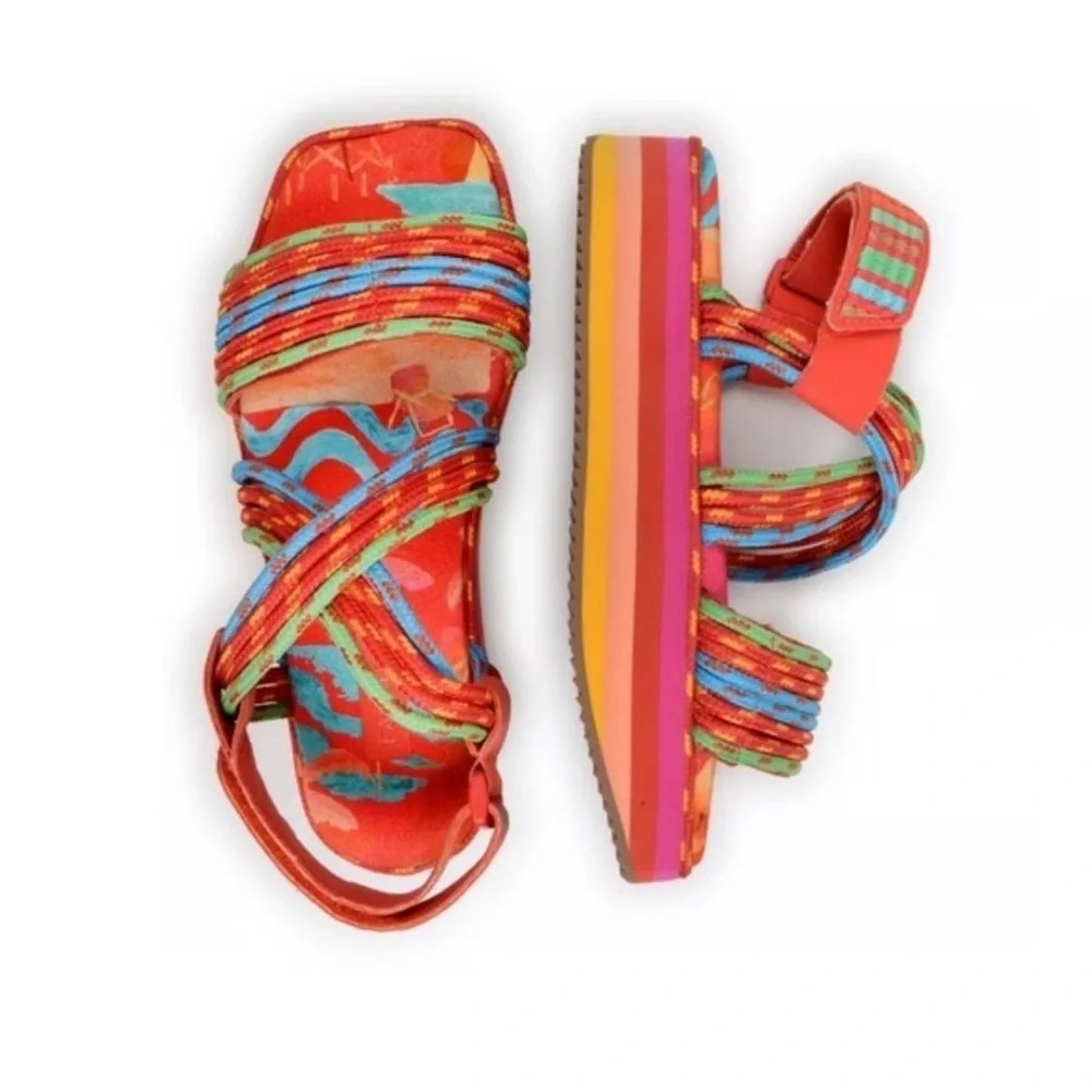 NWOB Farm Rio Platform Sandals in Ipanema Red